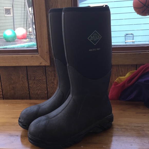 arctic pro boots